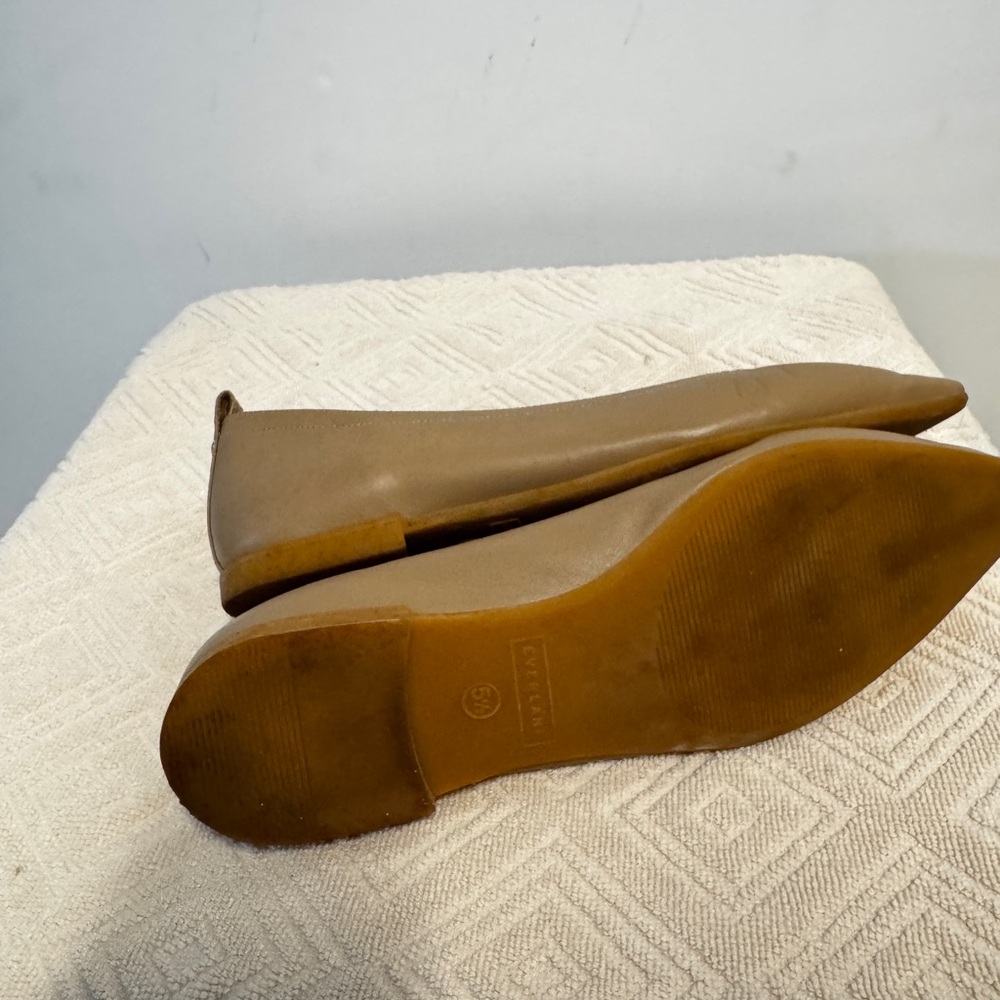 Everlane Women's Beige Pointed Flats - Picture 6 of 7